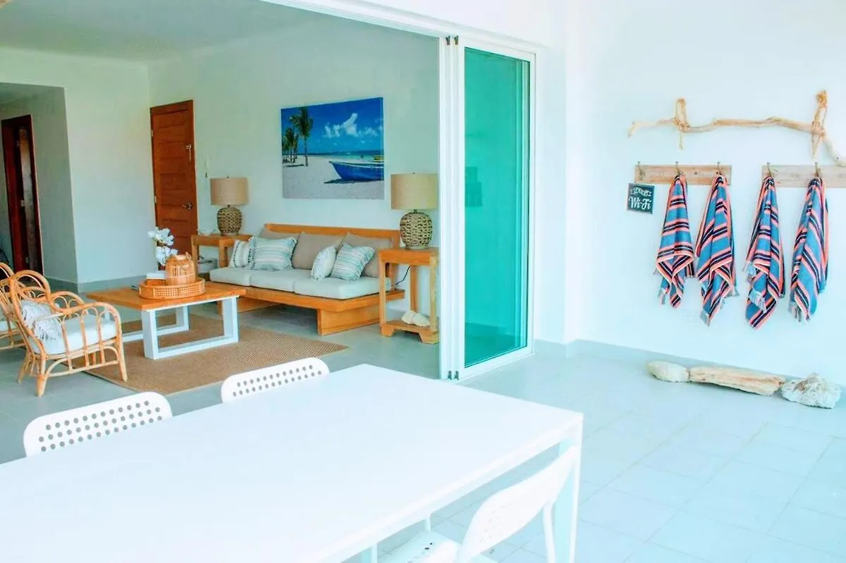 Hot Tub, Pool, Walk To Fun, Beach, Dining, Shops Punta Cana Appartement